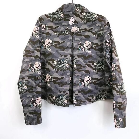 Montana Co Floral Camo Shacket Medium - Picture 9 of 10